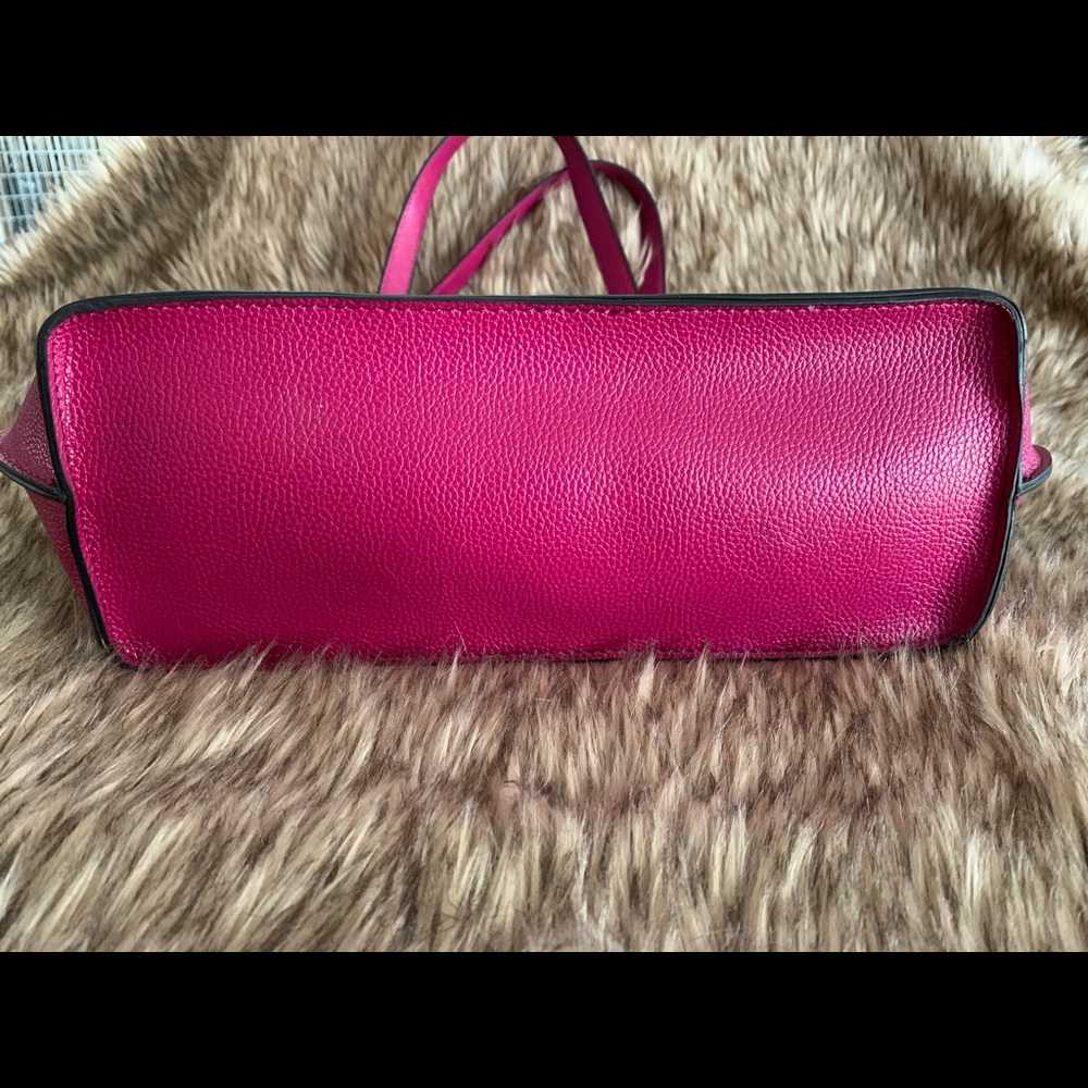 EUC fuchsia color bag. - Picture 3 of 5